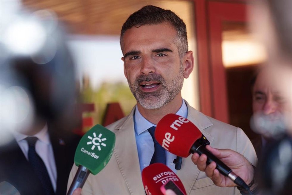 El presidente del PP de Almería, Ramón Fernández-Pacheco.