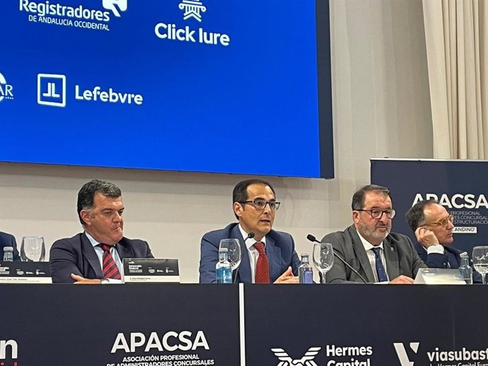 El consejero en funciones de Justicia, Administración Local y Función Pública, José Antonio en el décimo Congreso Nacional de Derecho Concursal y Reestructuración Empresarial que organiza Apacsa en Carmona (Sevilla).
