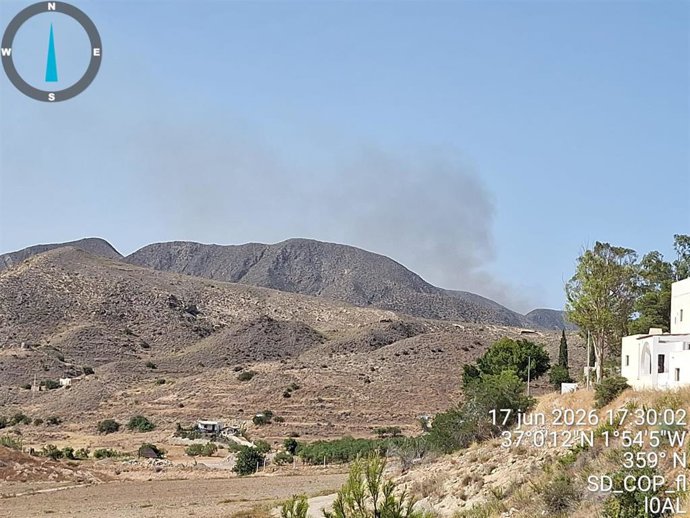 Incendio declarado en el paraje de El Sopalmo, en Mojácar (Almería).