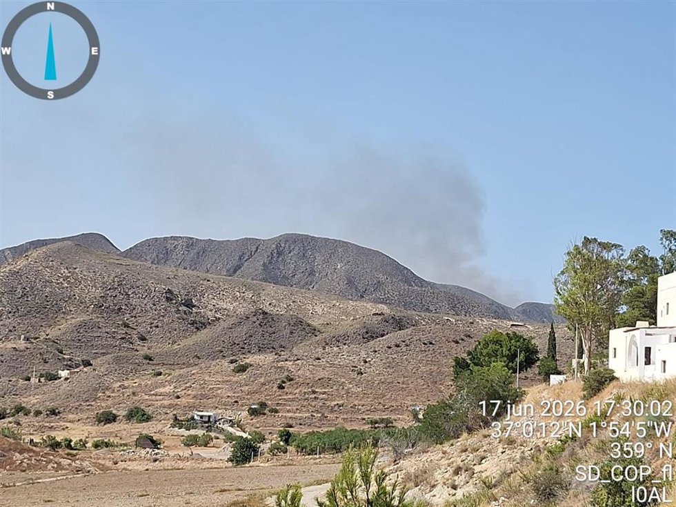 Incendio declarado en el paraje de El Sopalmo, en Mojácar (Almería).