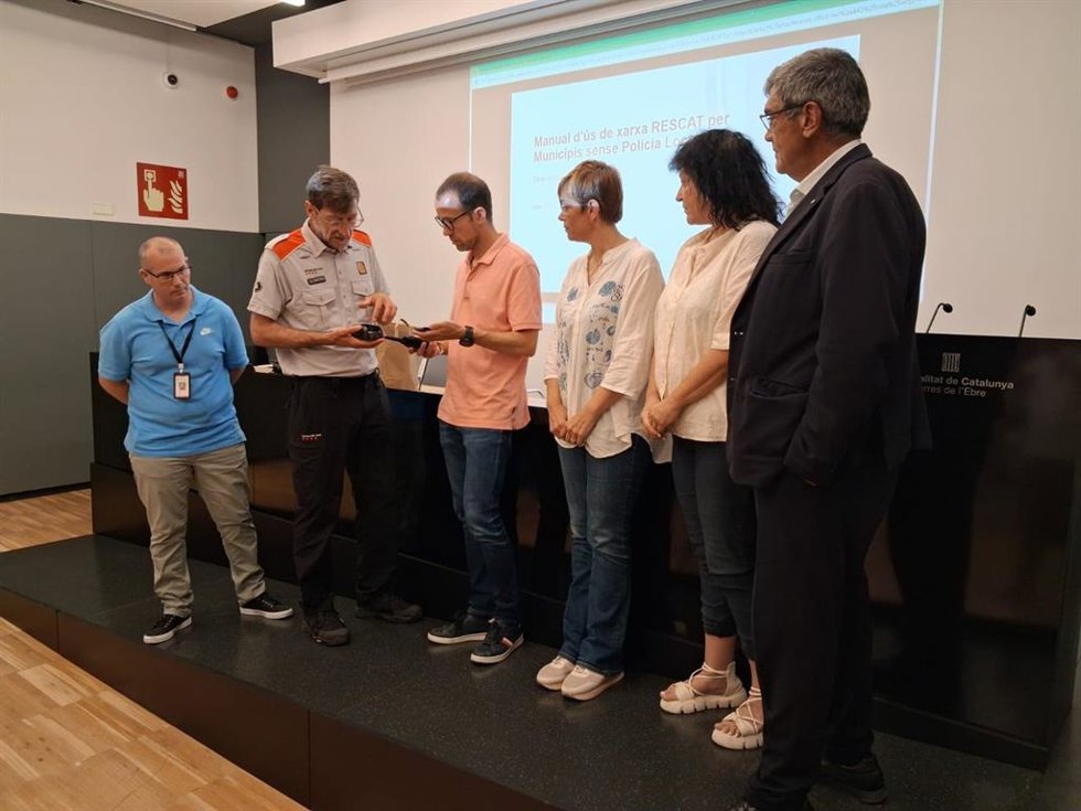 Entrega de los terminales de la red Rescat
