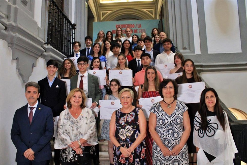 La Universidad de Sevilla premia a los estudiantes con mejores notas de la PAU