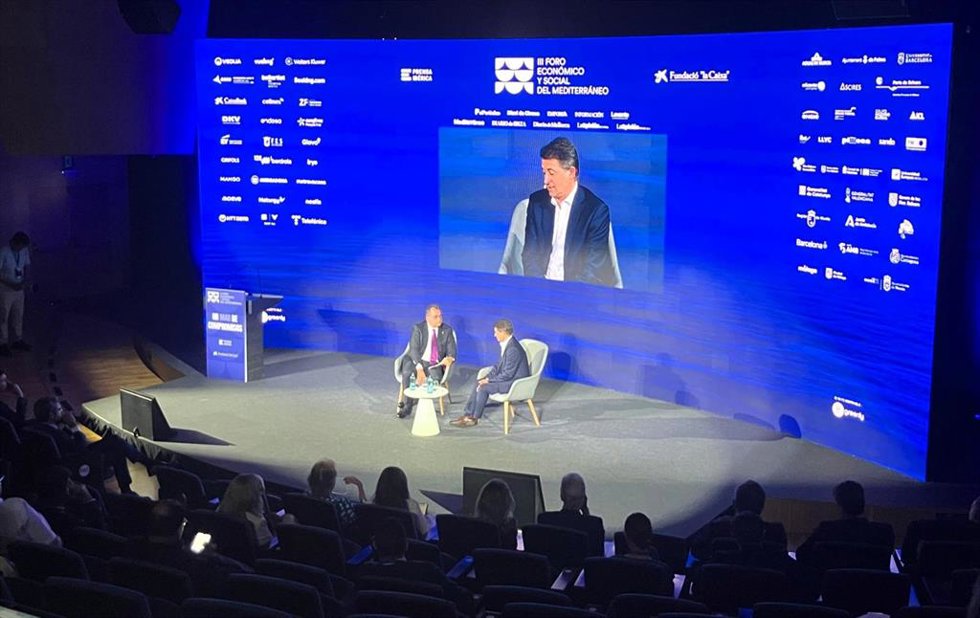 El presidente de Search & IA de Microsoft, Jordi Ribas, y el periodista Albert Sáez