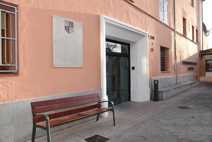 Archivo - Fachada de la residencia de ancianos Sant Hospital de Tremp (Pallars Jussà), en Lleida, Catalunya (España), a 23 de diciembre de 2020. El fiscal de Lleida quiere investigar a este geriátrico por la alta mortalidad de residentes (61 muertos en un