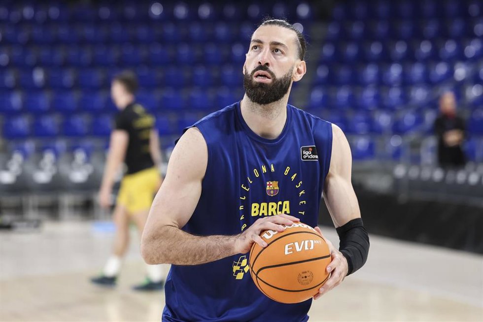 Tornike Shengelia, en un calentamiento con el FC Barcelona.
