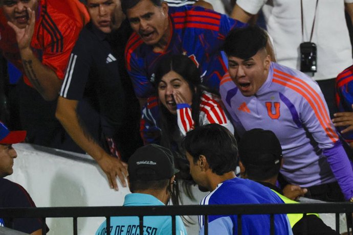 Futbol, Universidad de Chile vs Universidad de Concepcion. Fecha 6, Liga de Primera 2026. El entrenador de Universidad de Chile Francisco Meneghini es fotografiado durante el partido de primera division contra Universidad de Concepcion disputado en el