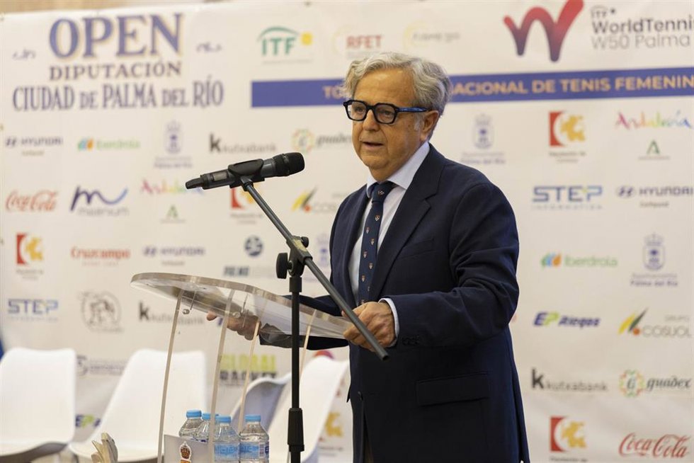 El presidente de la Diputación de Córdoba, Salvador Fuentes, en el acto de presentación del Open de Palma del Río.