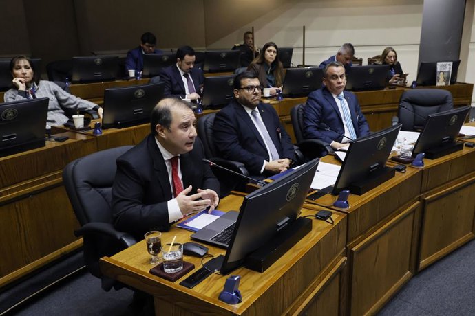 Valparaiso, 17 de junio 2026 El Director Nacional del Servicio Nacional de Migraciones Frank Sauerbaum, en la sesión de la comision de Seguridad Publica  Sebastian Cisternas/Aton Chile