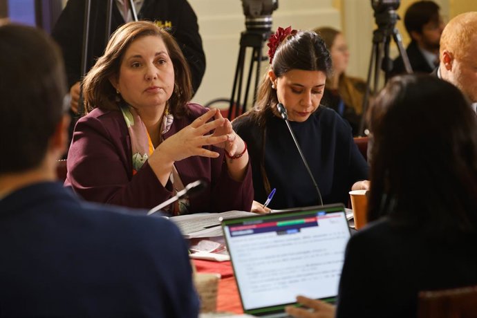 Santiago, 8 de junio de 2026.  El Consejo Fiscal Autonomo, presidido por Paula Benavides realiza su intervencion durante la Comision de Hacienda del Senado en la sede Santiago del Congreso Nacional  Diego Martin/Aton Chile