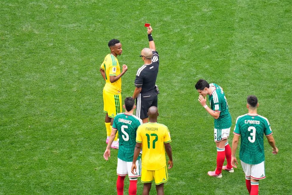 Themba Zwane, Sudáfrica