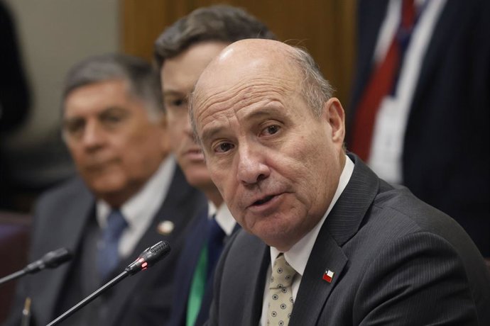 Valparaiso, 17 de junio 2026 El ministro de Hacienda Jorge Quiroz, y el ministro de Interior Claudio Alvarado en la sesión de la Comision de Hacienda en el Senado  Sebastian Cisternas/Aton Chile