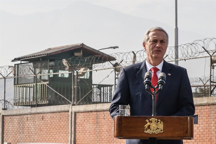 Santiago, 17 de junio de 2026.  El Presidente de la Republica, Jose Antonio Kast, encabeza firma del Acuerdo Marco de Cooperacion para acelerar el Plan Maestro de Infraestructura Penitenciaria, entre los ministerios de Justicia y DD.HH., Seguridad