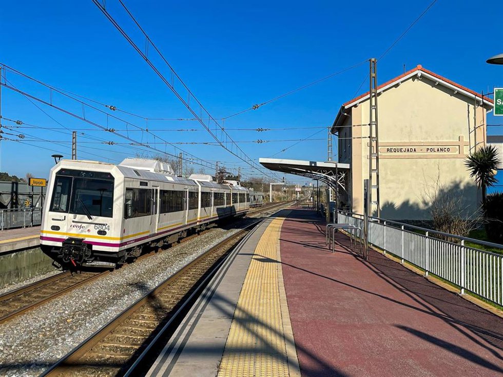 Archivo - Estación de tren de Requejada