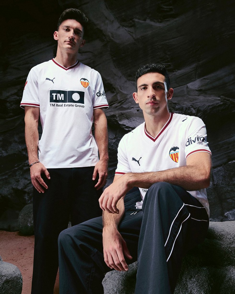 El Valencia y Puma homenajean a la despedida de Mestalla en la camiseta de 2026-27.