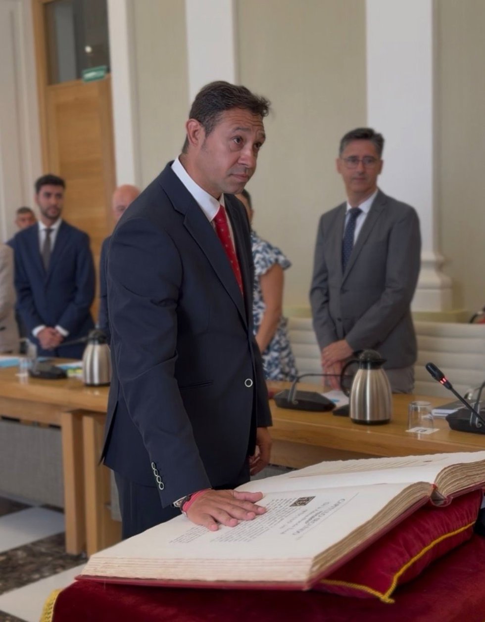Jaime Jabato toma posesión como nuevo concejal en el Ayuntamiento de Cáceres