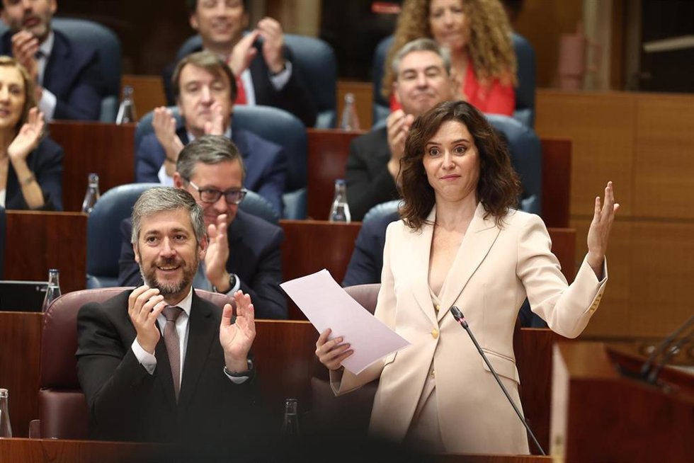 La presidenta de la Comunidad de Madrid, Isabel Díaz Ayuso, durante una sesión plenaria, en la Asamblea de Madrid, a 18 de junio de 2026, en Madrid (España).