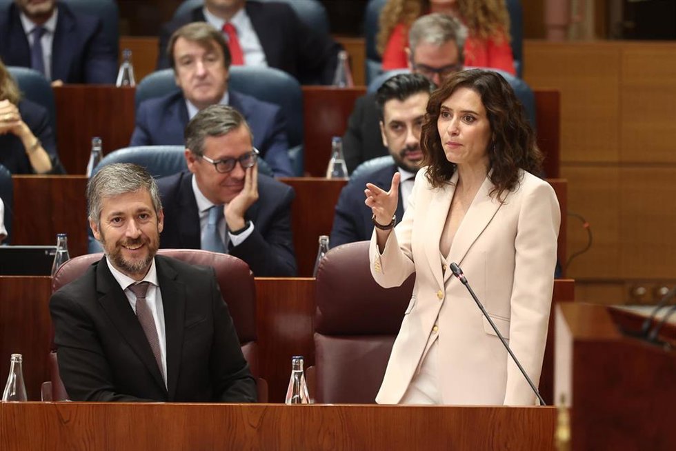 La presidenta de la Comunidad de Madrid, Isabel Díaz Ayuso, durante una sesión plenaria, en la Asamblea de Madrid, a 18 de junio de 2026, en Madrid (España). La Asamblea de Madrid cierra curso político con un Pleno en el que se aprueban dos leyes y con la