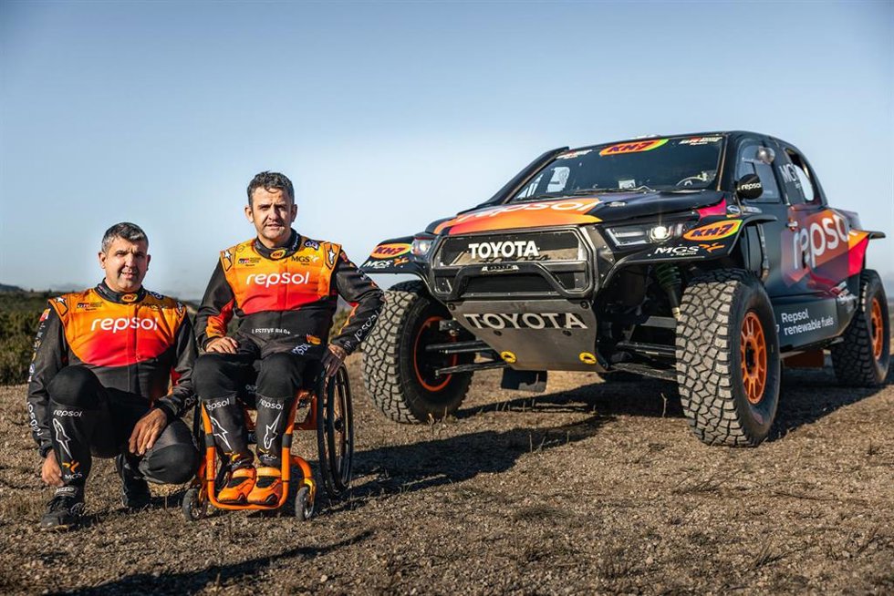 Archivo - El piloto español Isidre Esteve y su copiloto Txema Villalobos afrontarán la Baja Aragón y Rally de Marruecos para preparar el Dakar de 2027.