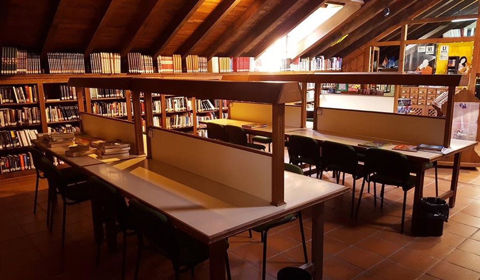 Archivo - Biblioteca de Santillana del Mar