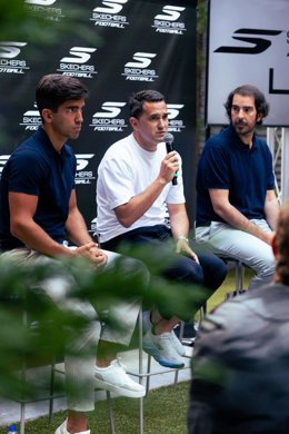 Skechers presenta su 'laboratorio' para impulsar el futuro del fútbol base.