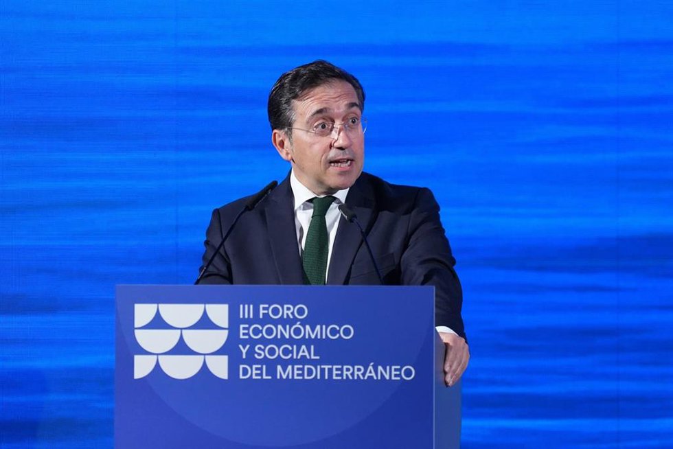 El ministro de Asuntos Exteriores, Unión Europea y Cooperación, José Manuel Albares, en el III Foro Económico y Social del Mediterráneo organizado por Prensa Ibérica en Barcelona