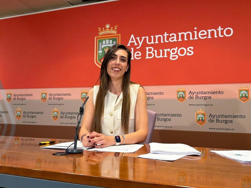 Ballesteros durante la rueda de prensa tras la Junta Local de Gobierno.