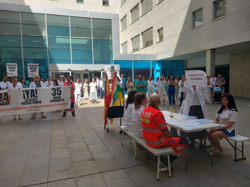 Nueva convocatoria de huelga entre los médicos riojanos; El tiempo "corre" y siguen "sin acuerdos" y "poco diálogo"