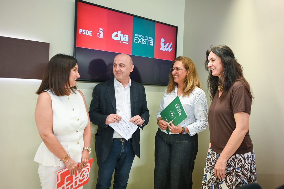 Diputados de la oposición en las Cortes de Aragón