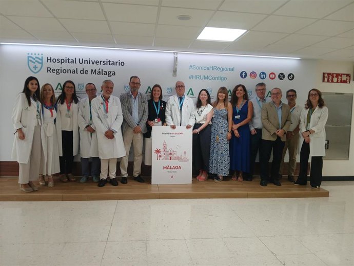 El Materno Infantil presenta la incorporación de Mamás en Acción para acompañar a menores hospitalizados sin un adulto de referencia