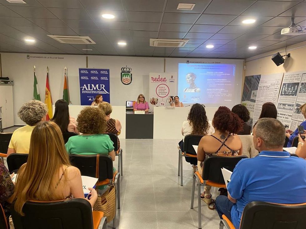 Inauguración de la jornada de Almur sobre IA y digitalización en Gádor (Almería).