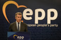 Feijóo presiona a PNV y Junts