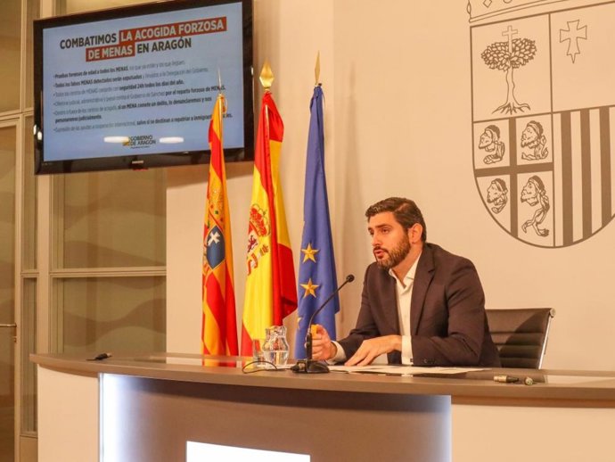 El vicepresidente Alejandro Nolasco, este jueves en la sala de prensa del Pignatelli.