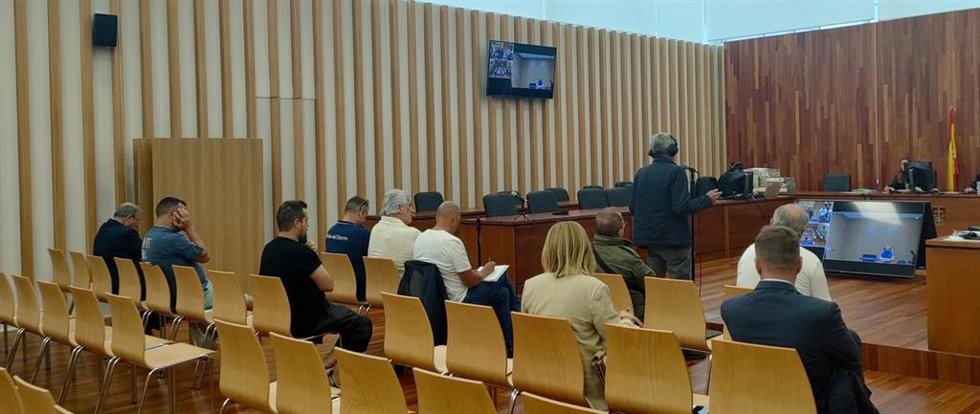 Juicio contra 11 acusados de la fabricación y transporte de 'narcolanchas' en Vigo.