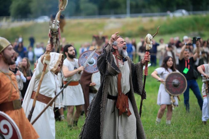 Archivo - Inicio de los festejos de Arde Lucus 2025, a 12 de junio de 2025, en Lugo