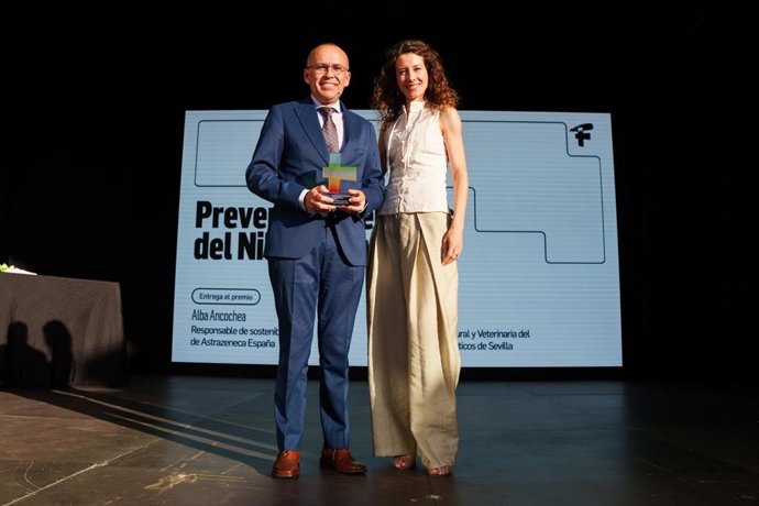 Premio del Consejo General de Colegios de Famacéuticos de España.