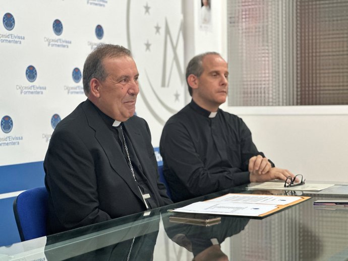 El obispo de Eivissa, Vicent Ribas, en rueda de prensa