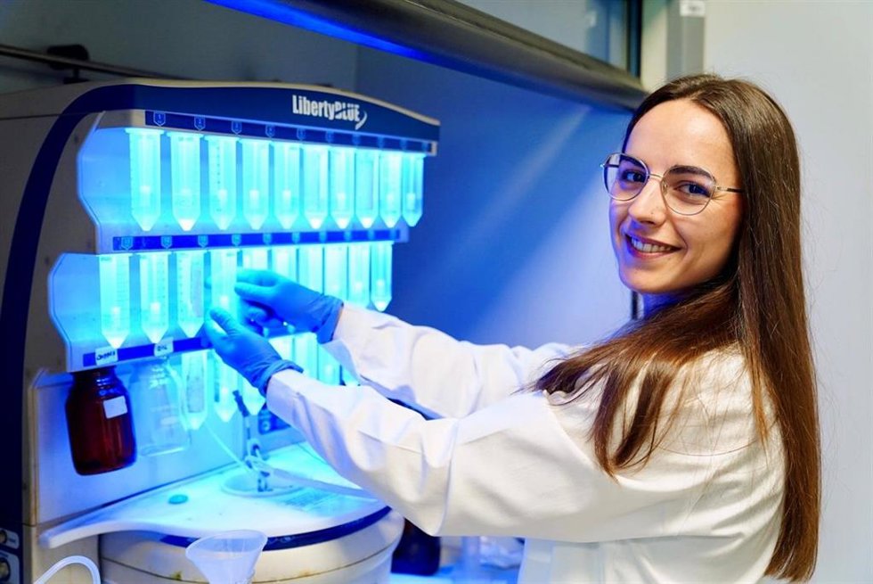 Una tesis, de Carmen Bretón Beltrán, logra el diseño de vacunas terapeúticas contra el cáncer que prolonga la supervivencia en ratones