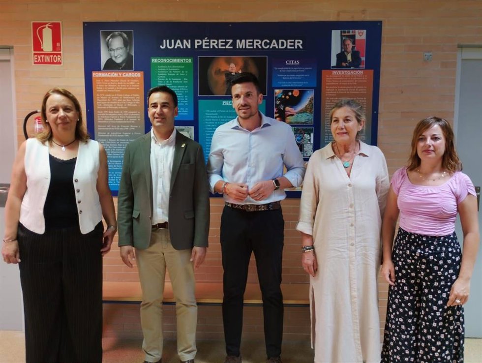 Presentación de la implantación del nuevo Ciclo Formativo de Grado Medio en Guía en el Medio Natural y de Tiempo Libre en el IES Antono Pérez Mercader de Corrales.