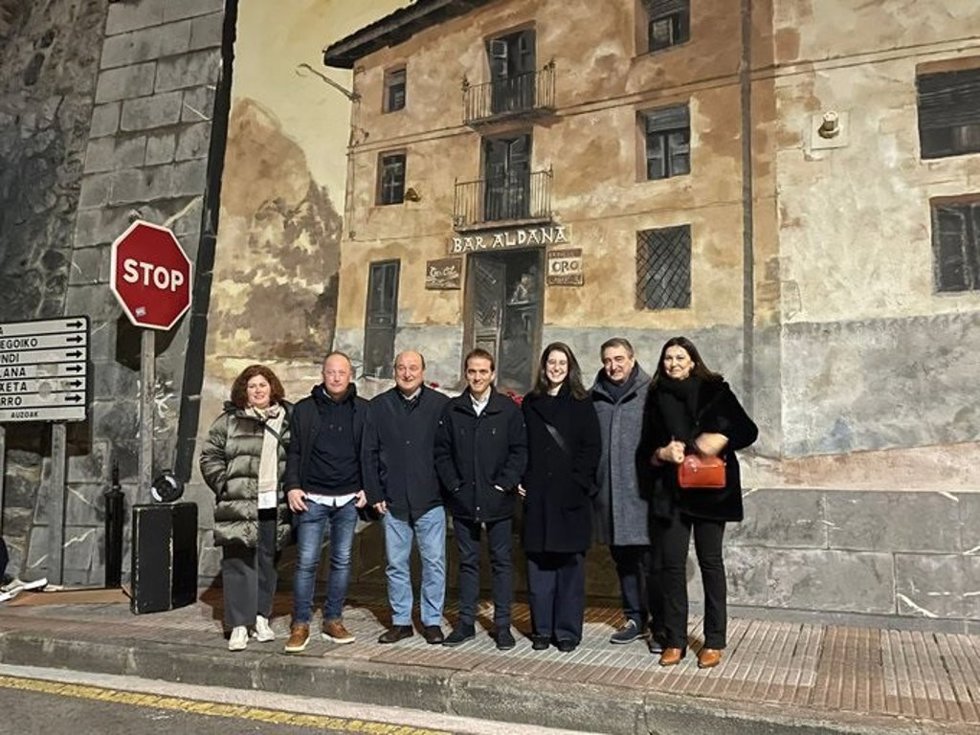 Archivo - Delegación del PNV en Alonsotegi (Bizkaia), en el homenaje la personas asesinadas en el atentado del bar Aldana