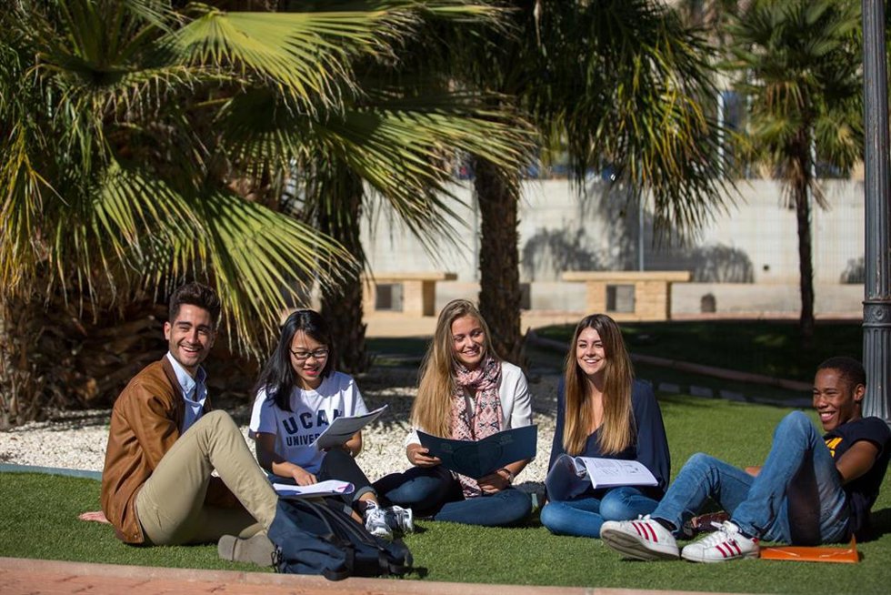 Archivo - Estudiantes de la UCAM