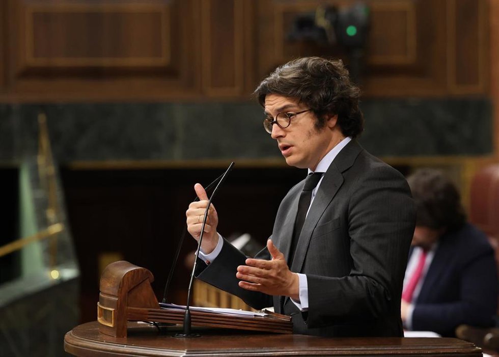 Archivo - El diputado de Vox José María Figaredo interviene en el Congreso de los Diputados.