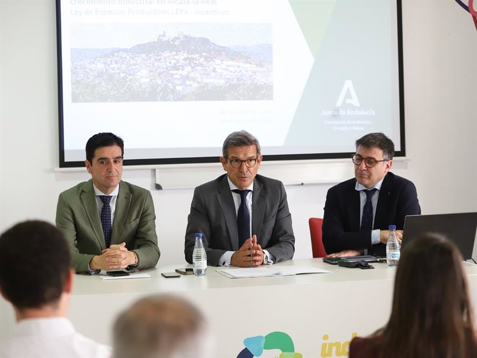 Jornada sobre la Ley de Espacios Productivos para el fomento de la industria en Andalucía.