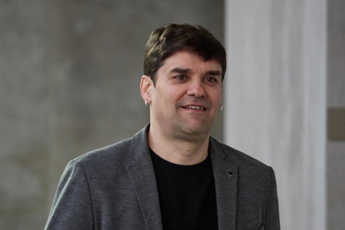 Archivo - El portavoz de Geroa Bai en el Parlamento de Navarra, Pablo Azcona.