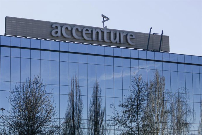 Archivo - Arquivo - Sede da empresa Accenture no Parque Empresarial La Finca, em Pozuelo de Alarcón, em Madri