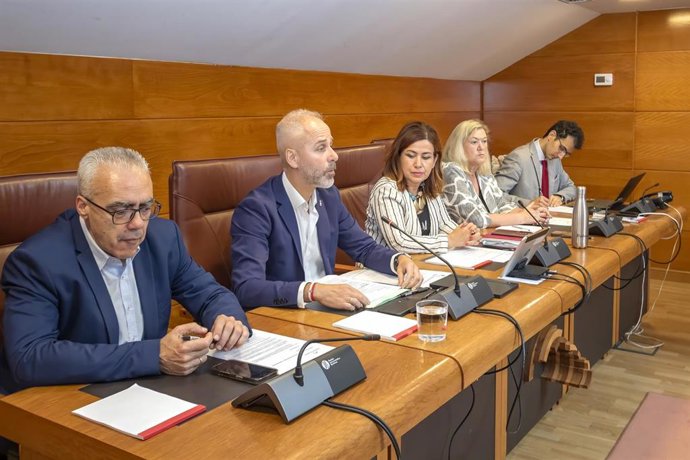 PRC dice que el proyecto de ley de Autoridad Docente "aporta pocas novedades" y PSOE la tilda de "simbólica"