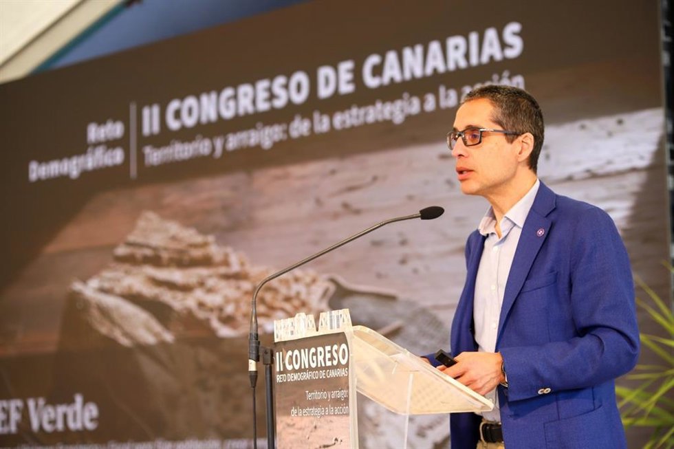 Serafín Corral, catedrático de Economía Aplicada de la ULL, en la conferencia inaugural del 'II Congreso de Reto Demográfico'