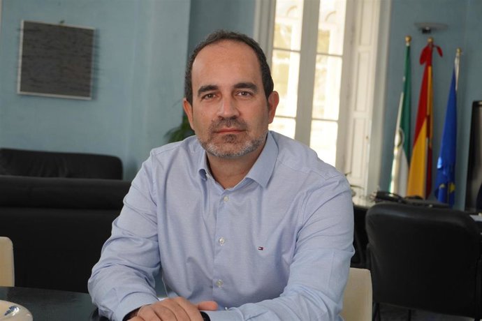 Archivo - El portavoz del PSOE en el Ayuntamiento de Carboneras (Almería), José Luis Amérigo, en una imagen de archivo. 