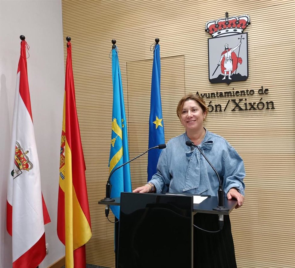 Archivo - La portavoz del Grupo Municipal de Cultura del Ayuntamiento de Gijón, Carmen Eva Pérez Ordieres.