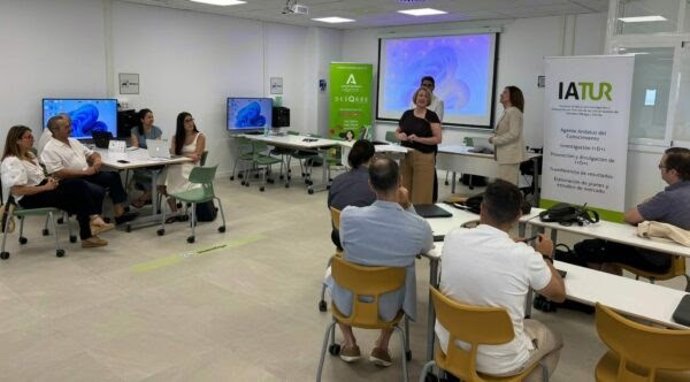 Jornada estratégica sobre turismo científico en Granada.
