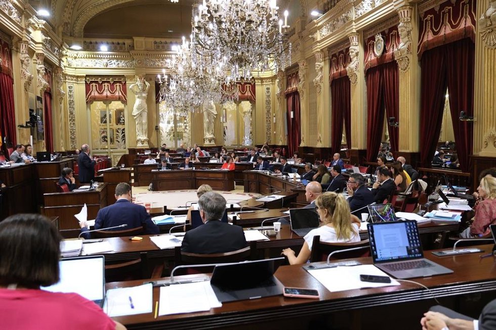 Archivo - Primera sesión del pleno de debate y votación de los presupuestos para 2025